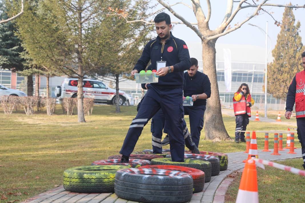 Yerde acıyla kıvranak yatan insanlar, kopan feryatlar! Konya'da görenler gerçek sandı! 6
